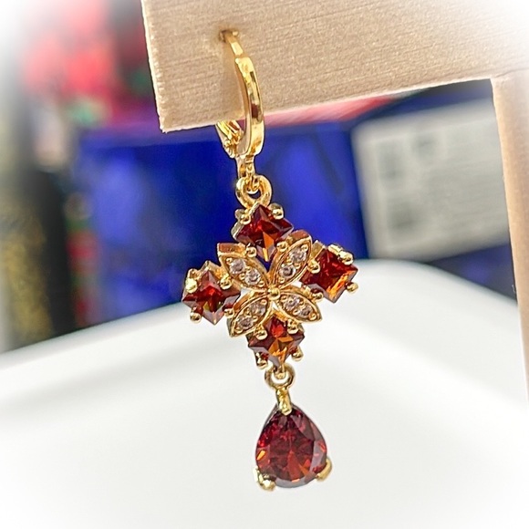 💕Beautiful Ruby CZ Gold Filled Dangle Earrings💕 - Picture 3 of 6
